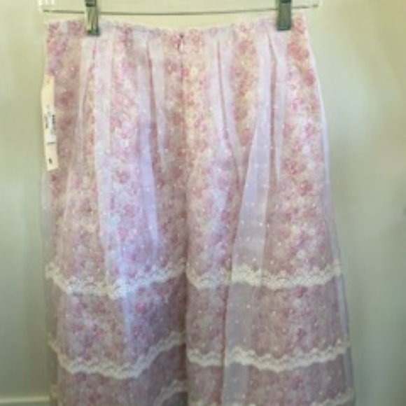 Floral Skirt With White Tulle Overlay Necessary Objects. - Picture 4 of 5